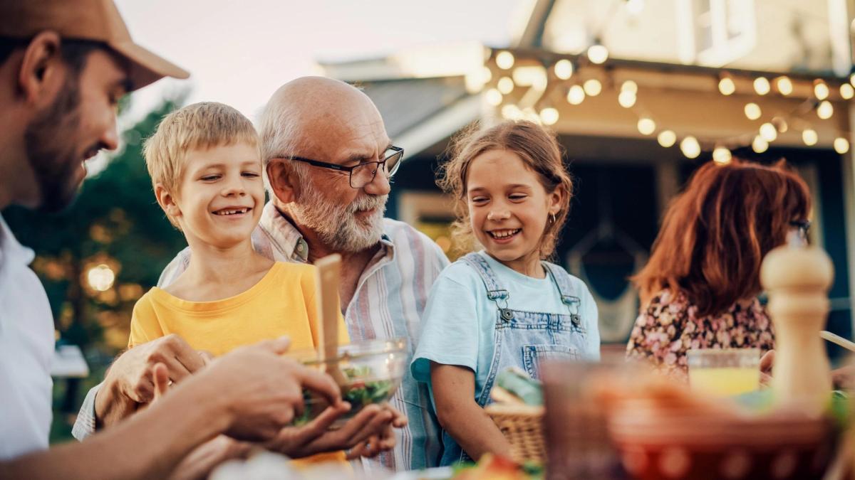 How to Get the Best Hotel Rates for a Large Family Reunion