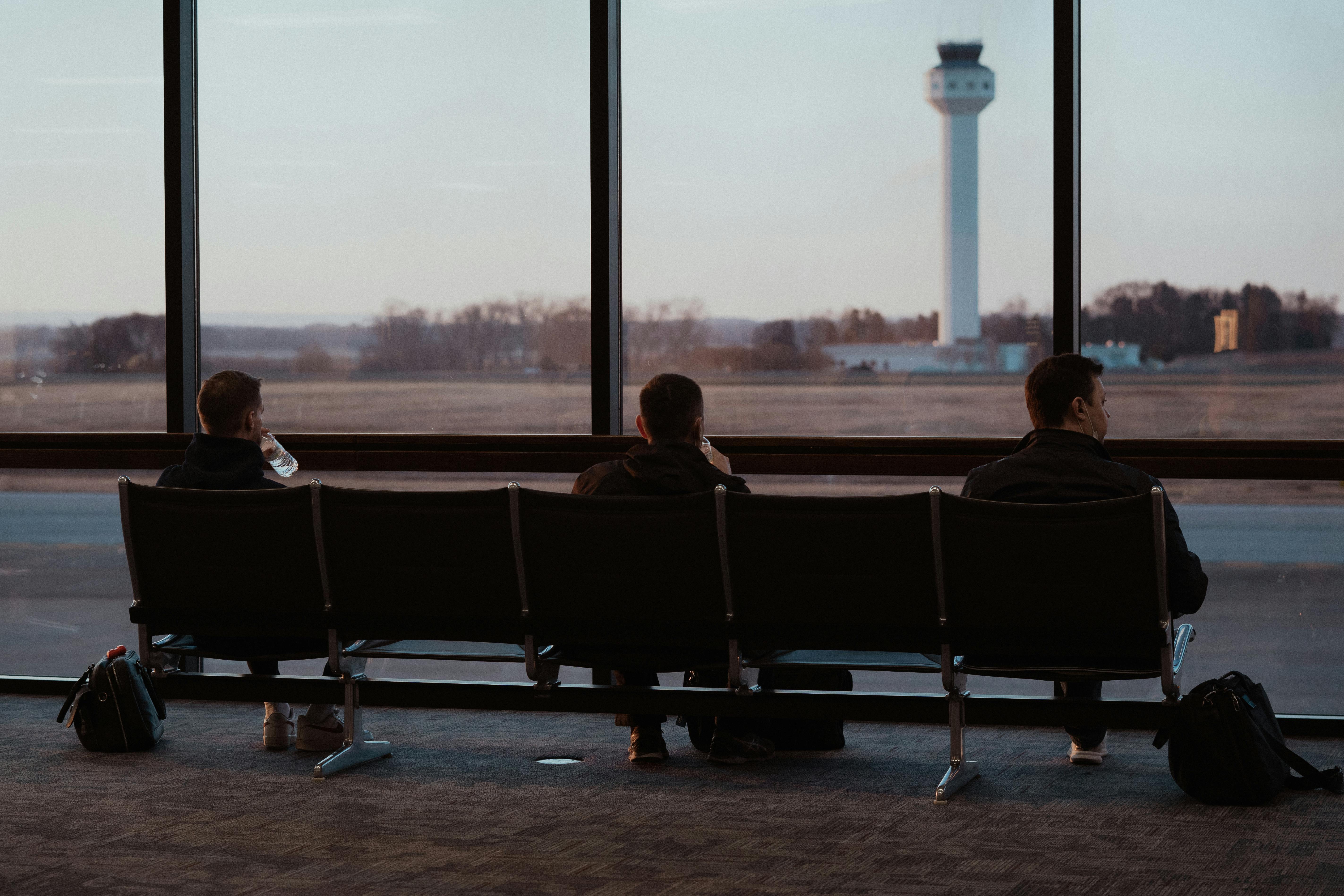 Reasons for flight delays: A guide for business travelers