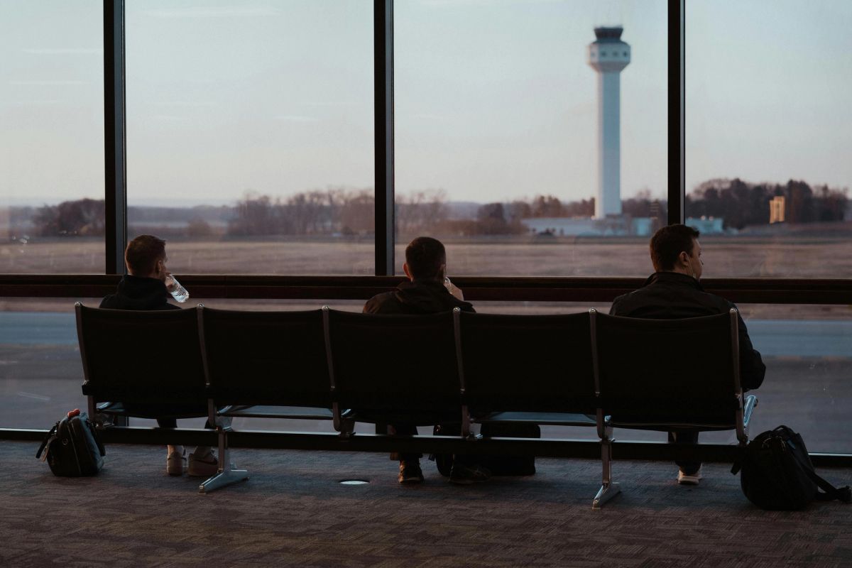 Reasons for flight delays: A guide for business travelers