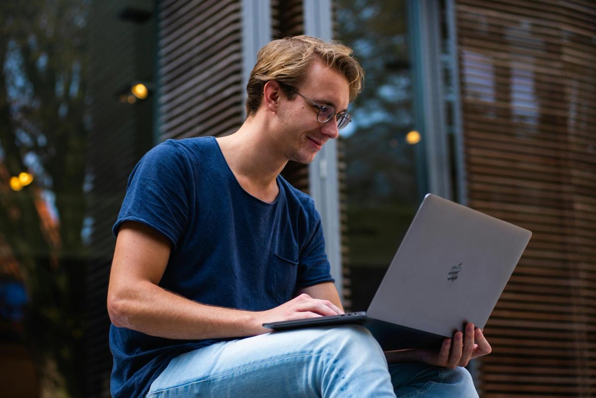 9 best hotel review sites for business travelers