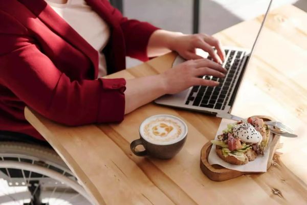 How to plan a food stipend for employees