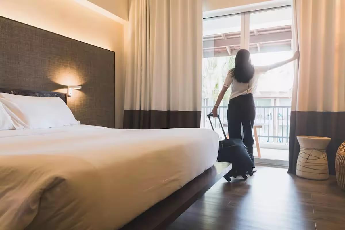 How to Save Time, Money and Effort on Business Travel with a Corporate Lodging Solution