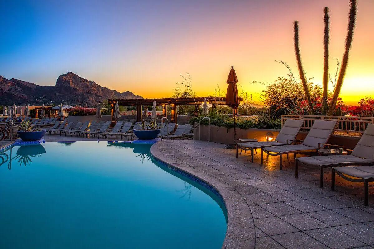 The Best Hotels in Phoenix When You're Traveling for Business