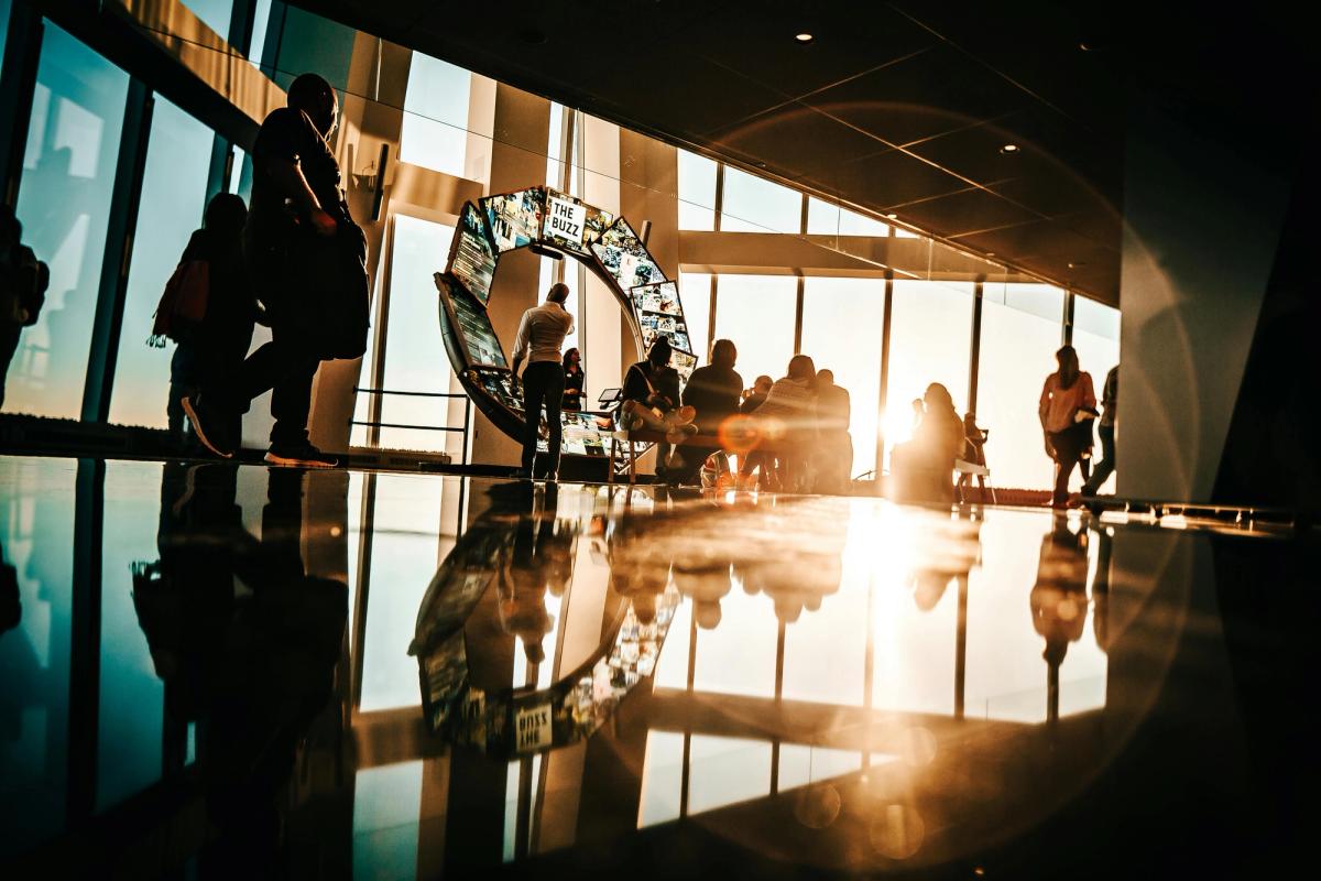 What’s MICE tourism? Benefits for businesses & professionals
