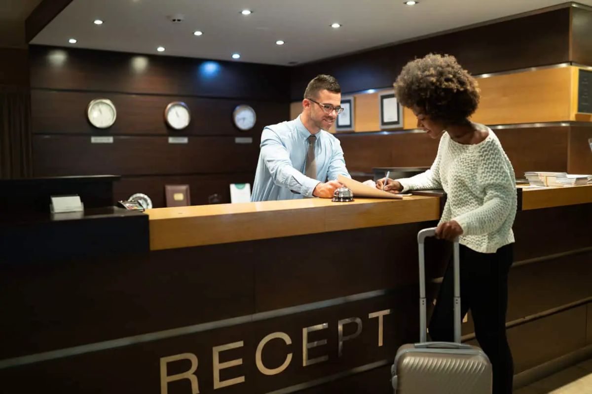 16 Must-Know Corporate Travel Safety Tips