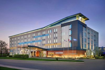 Aloft Montreal Airport