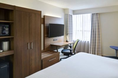 Holiday Inn Express Toronto - Downtown by IHG photo 2