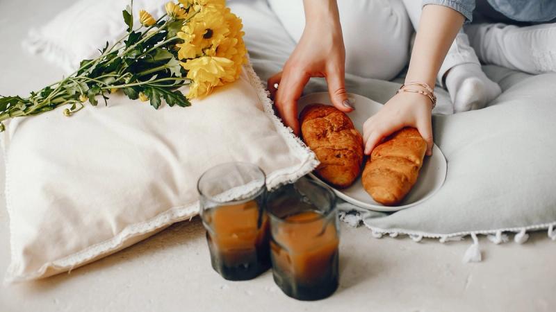 What to put in wedding welcome bags (and what guests actually use)