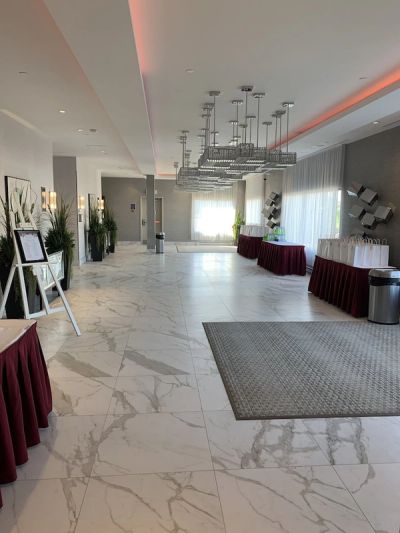 Hampton Inn & Suites by Hilton Montreal-Dorval photo 2