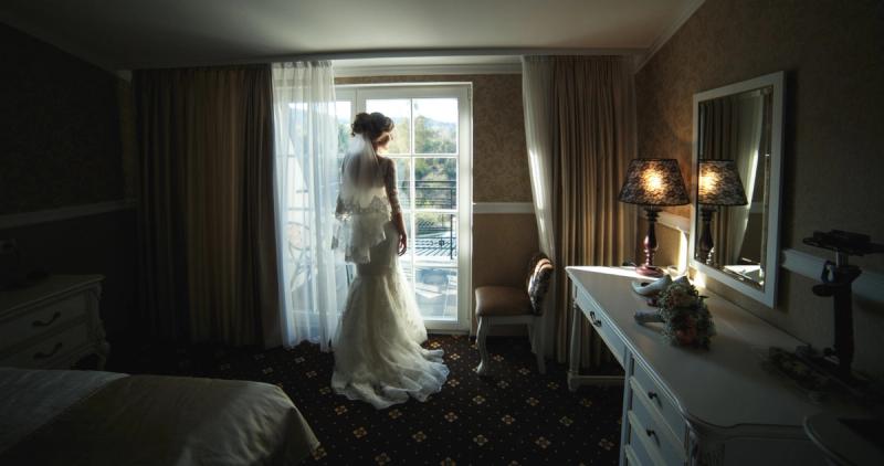 Should we ask for suite upgrades for the wedding party?