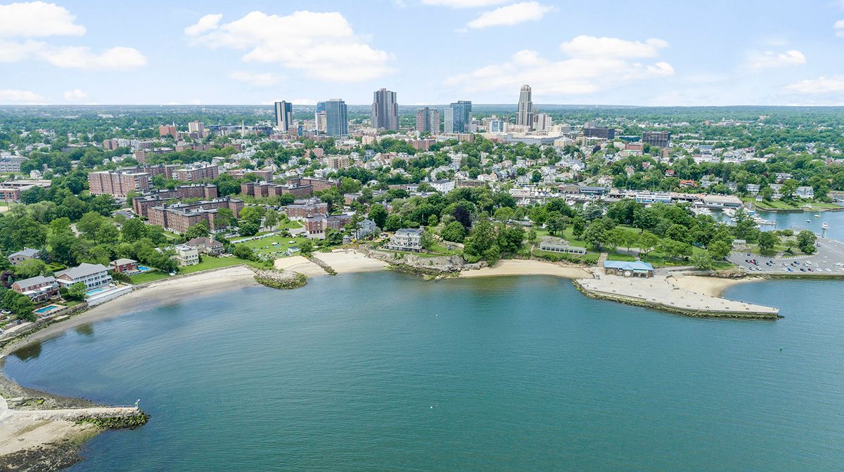 New Rochelle, NY hotels