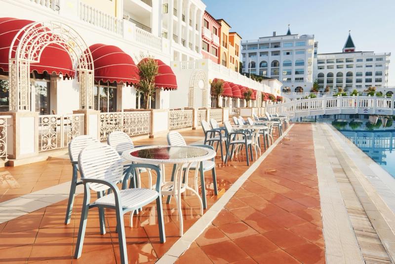 Should we list one hotel as the “primary” and others as optional?