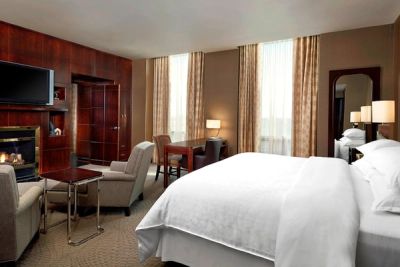 Sheraton Suites Calgary Eau Claire photo 3