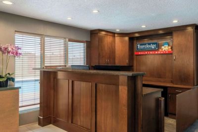 Travelodge by Wyndham Calgary South photo 3