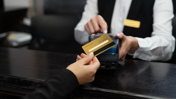 Do guests need a credit card at check-in even if the room is prepaid or part of a group?