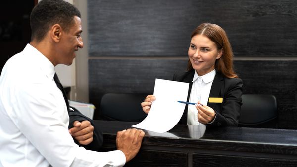 How do we compare room block hotels with different cancellation policies?