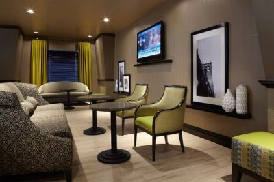 Hampton Inn & Suites by Hilton Montreal-Dorval photo 3