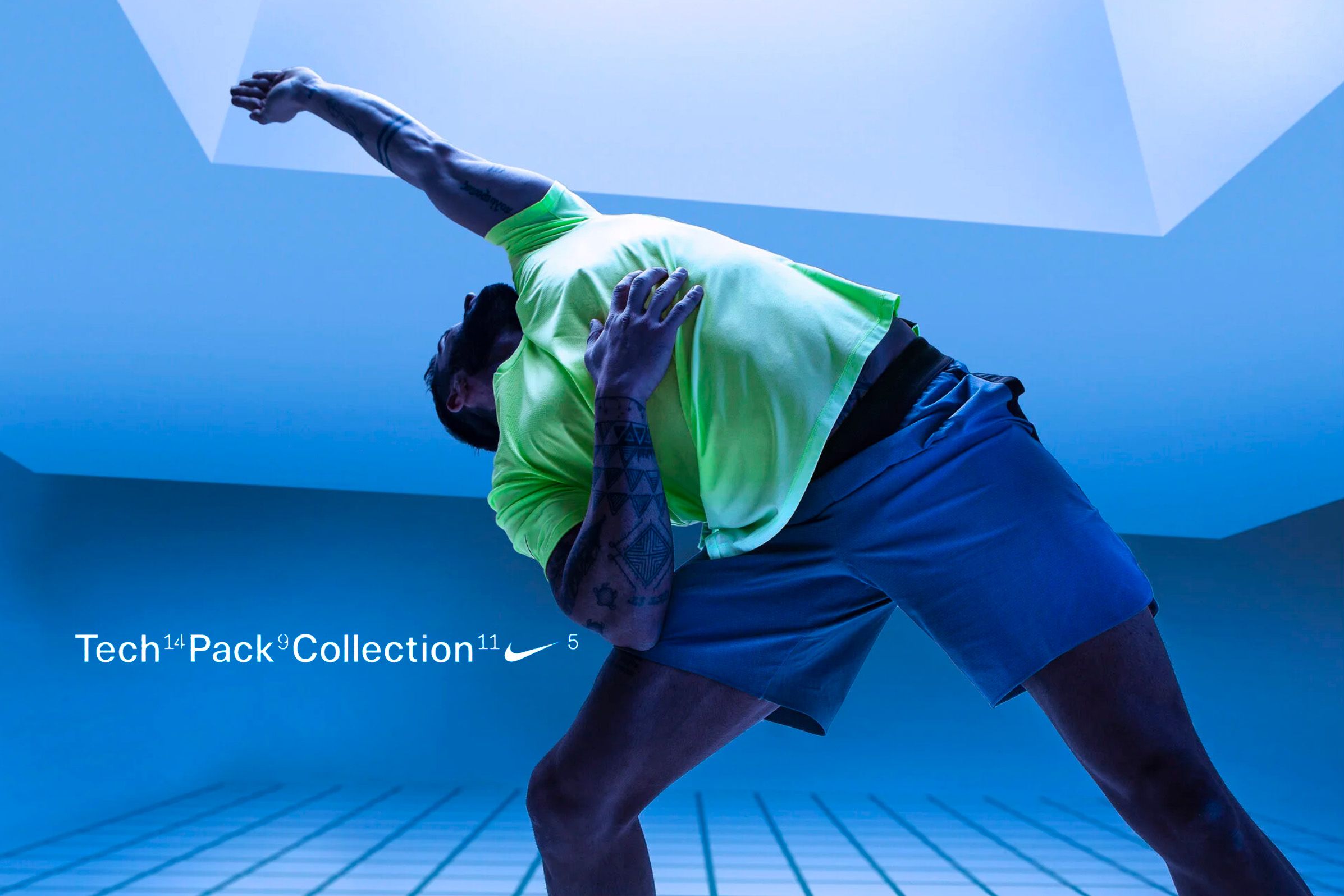 NIKE  — TECH PACK