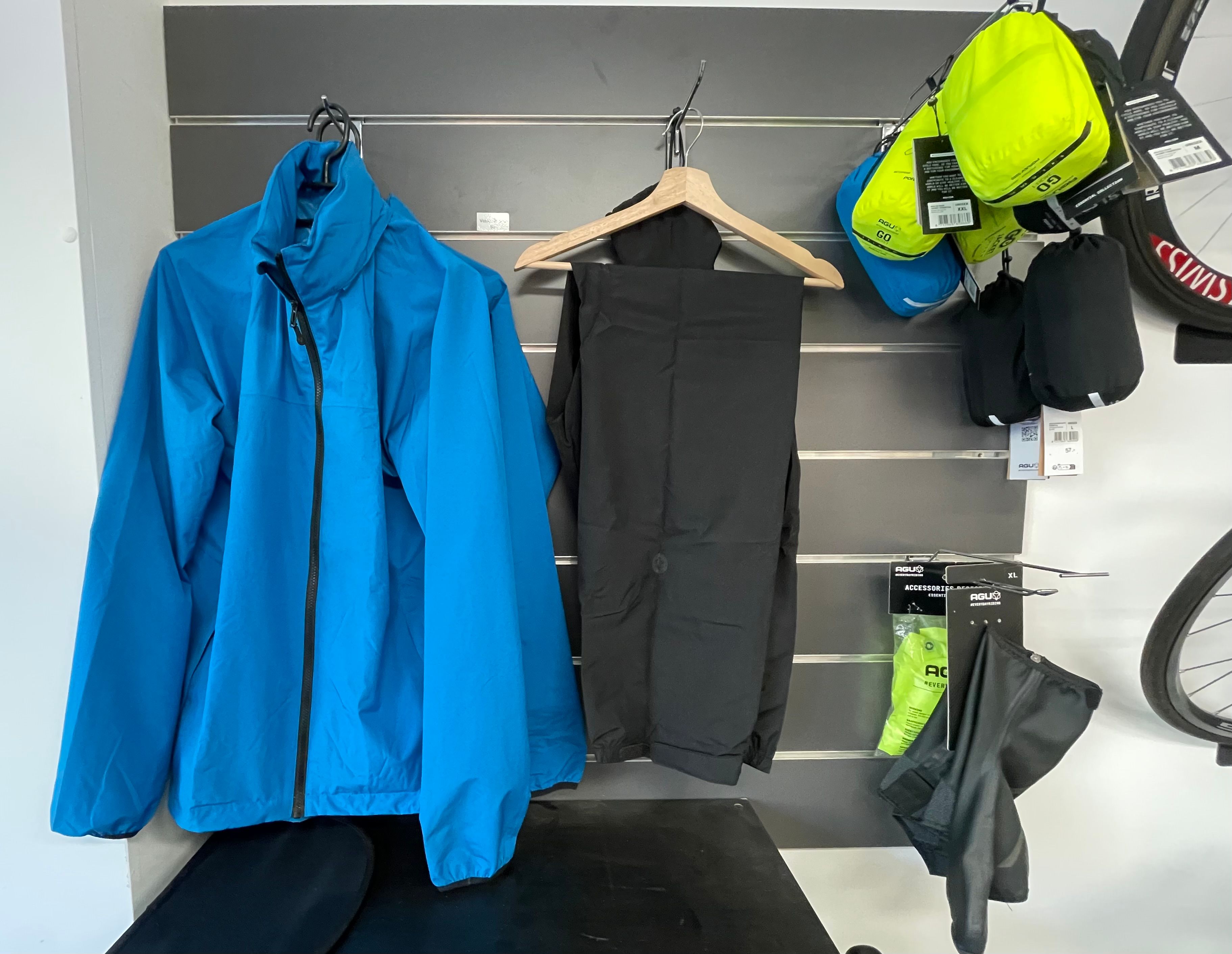 Veste et pantalon de pluie