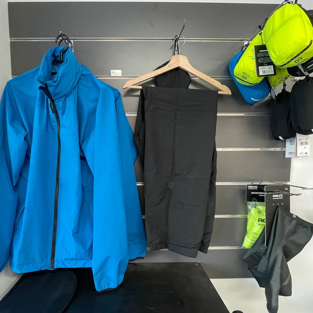 Veste et pantalon de pluie
