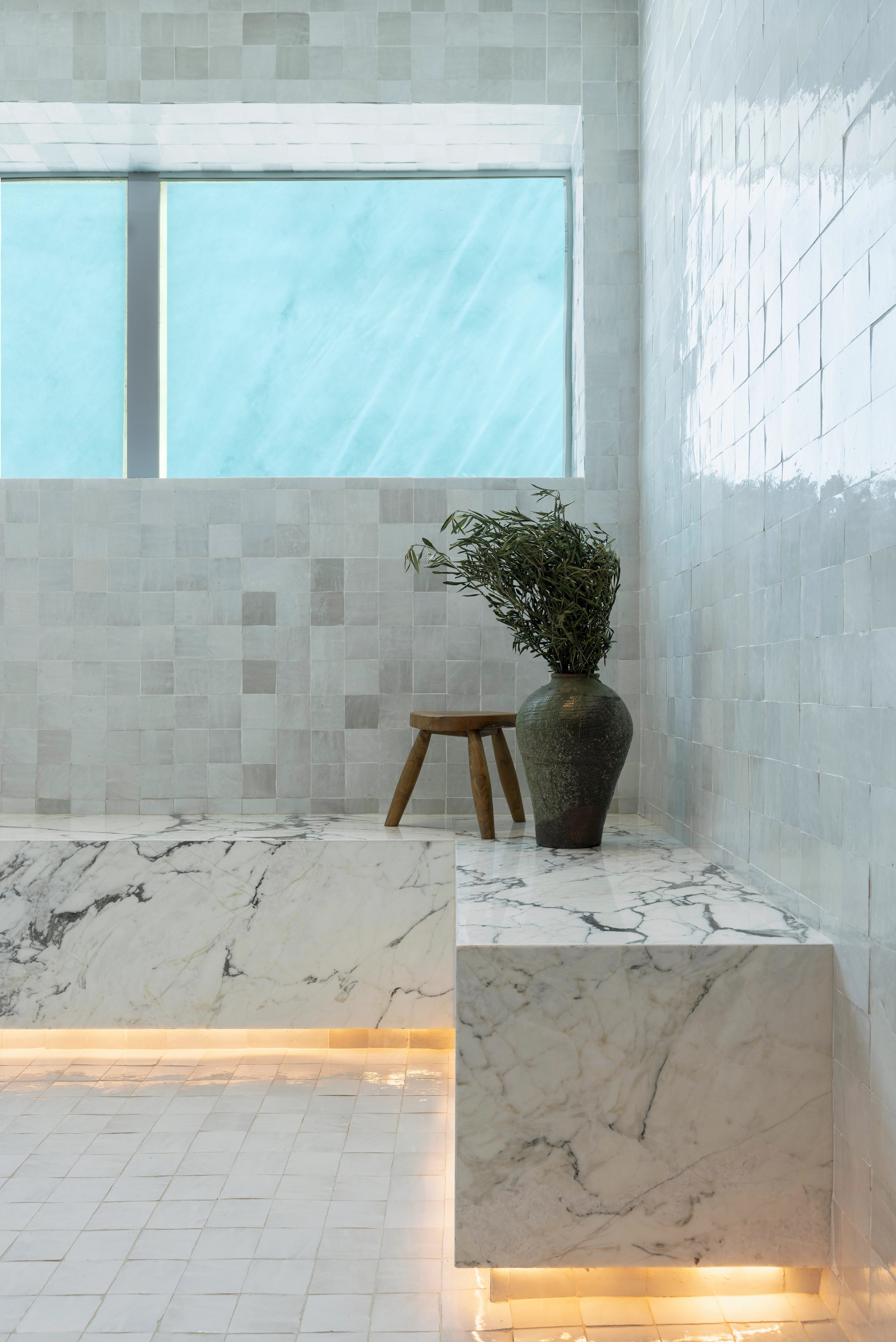 Main bathroom shower