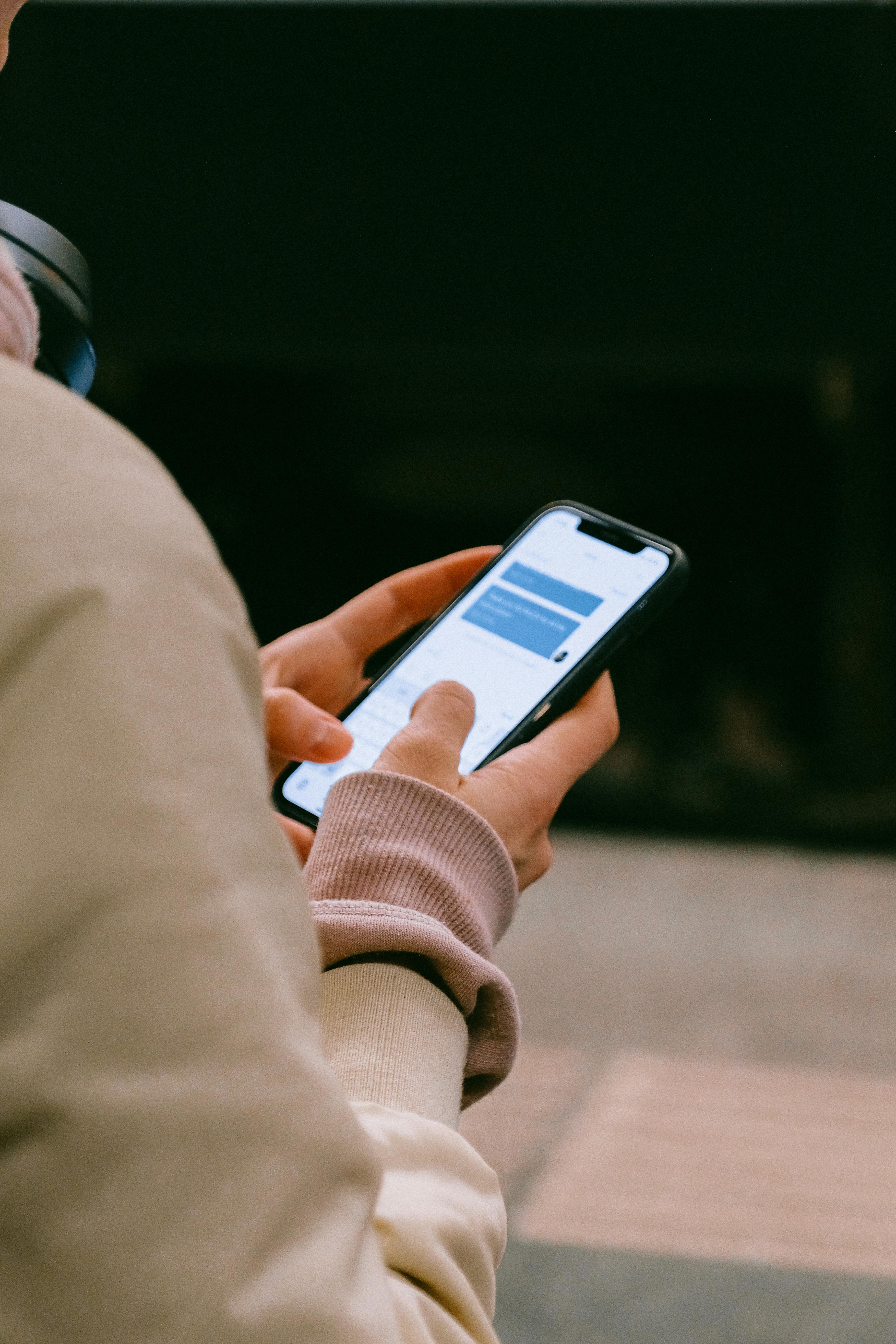 Periodic Nudges over mobile apps can help keep patients engaged and adhering through their healthcare journey