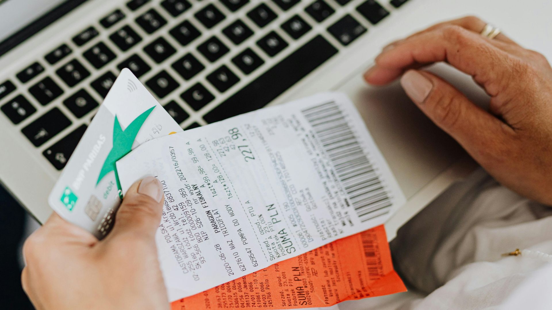 AI agent in the field: 5 AI in financial customer service use cases to prioritize