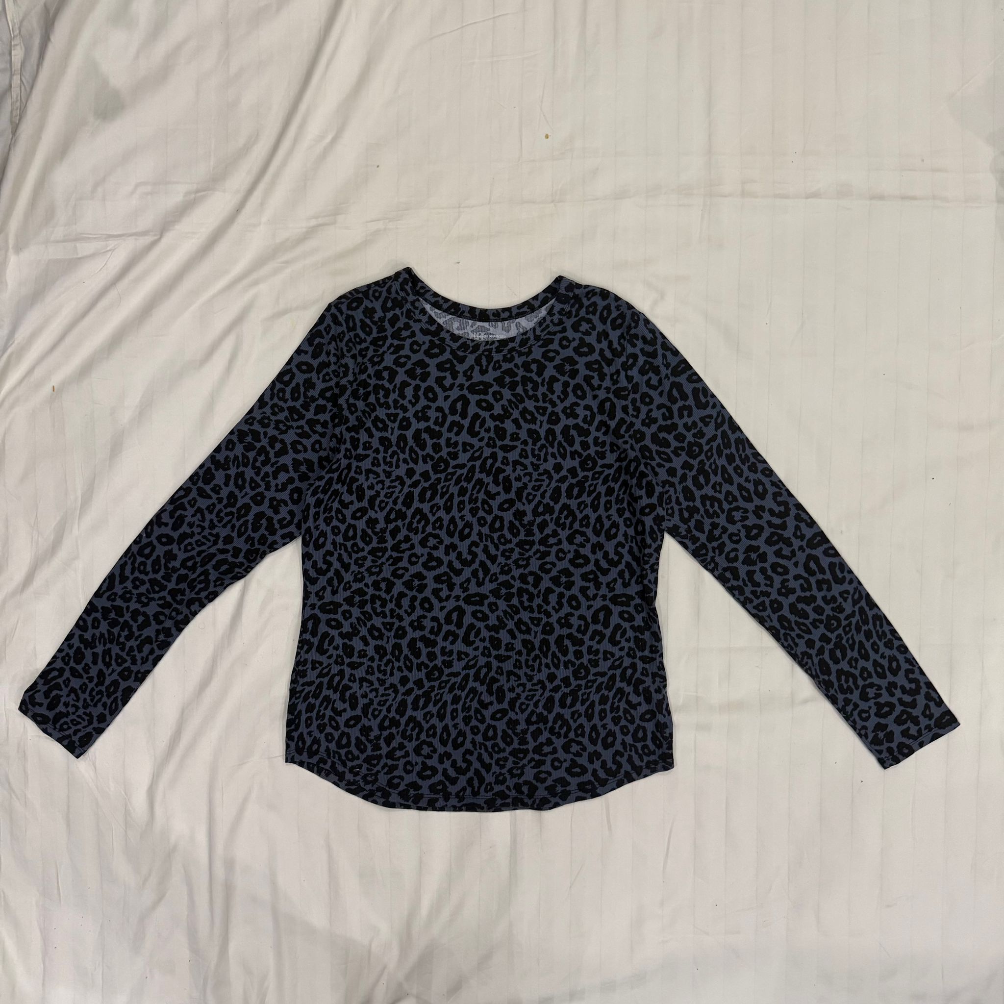 Women’s ribbed long-sleeve crewneck top (lightweight sweatshirt) Size XL /XG (15- 17)