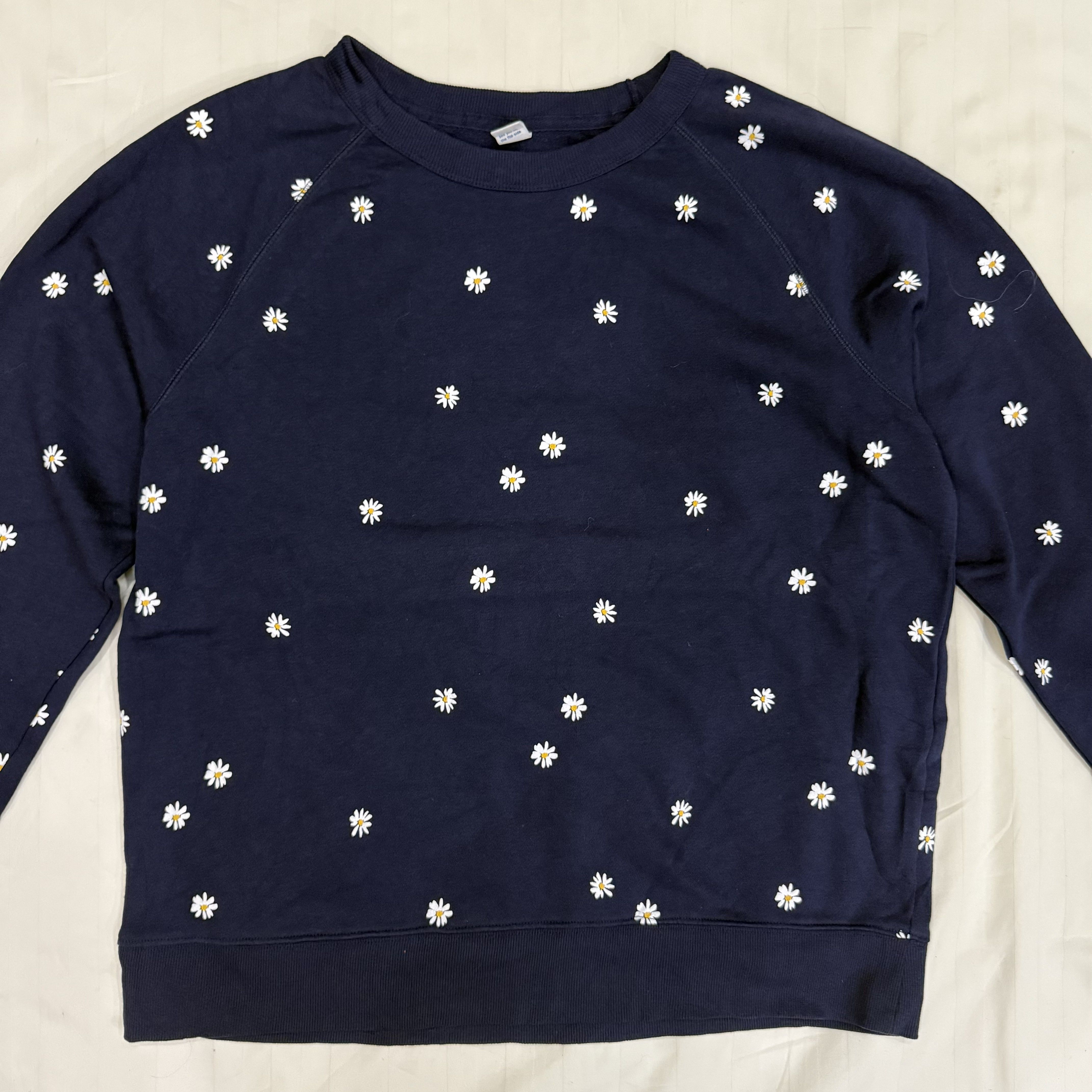 Old Navy Daisy Sweatshirt blue colour size large (L)