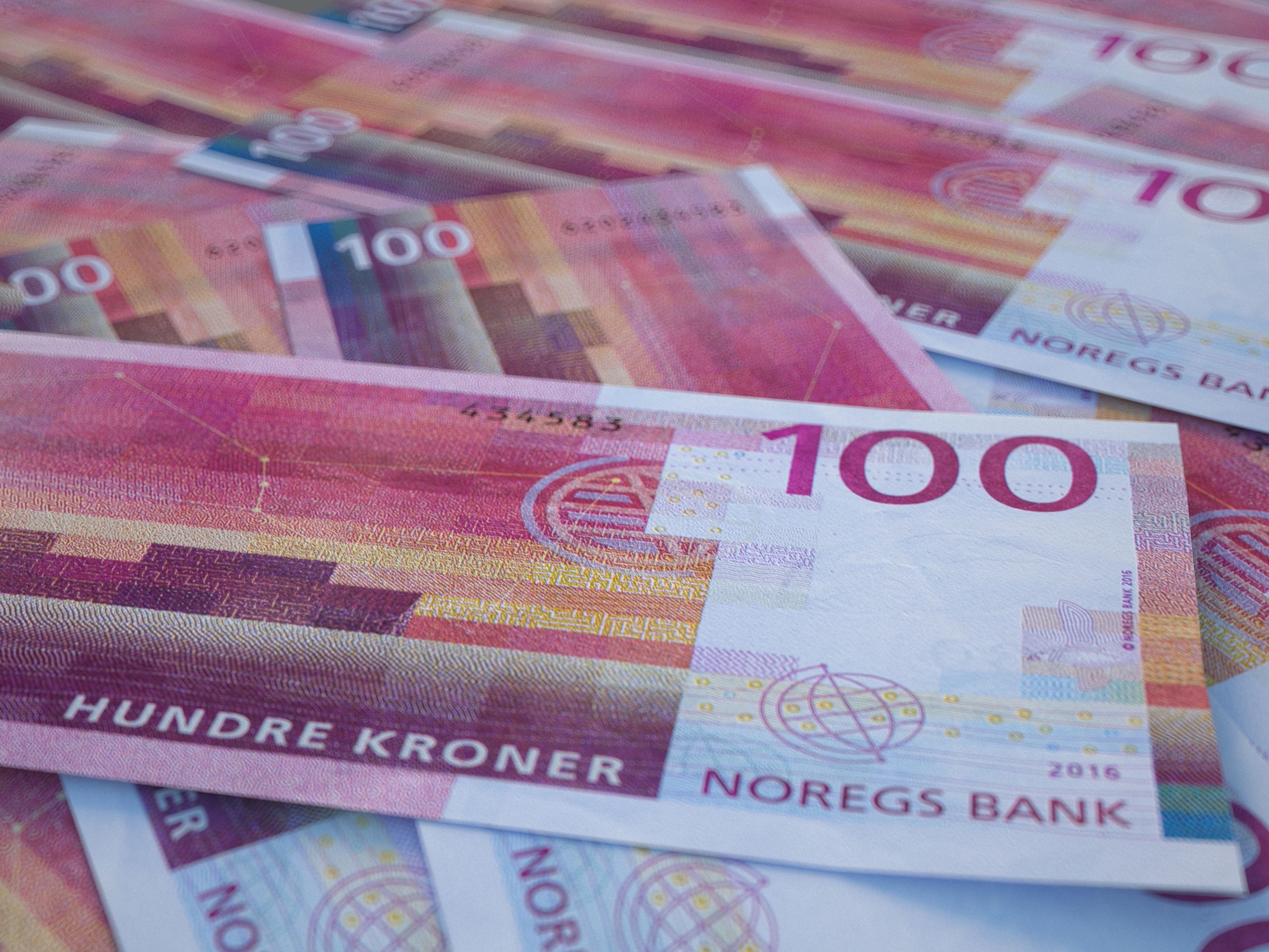 I denne superenkle gjettekonkurransen trekkes det hele 10 vinnere som hver får 25 000 kroner til å betale ned sin forbruks- eller kredittkortgjeld. Forutsetningen for å delta er at du er over 18 år og har minst 1000 kroner i rentebærende gjeld fra før.