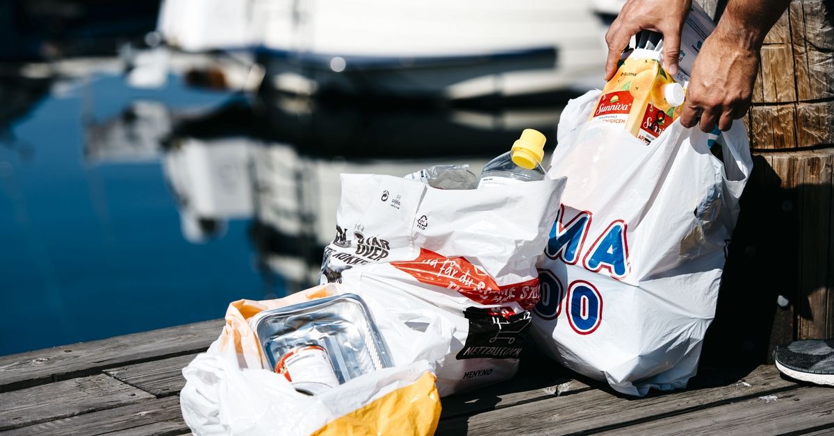 Vi slurver med kildesorteringen i ferien