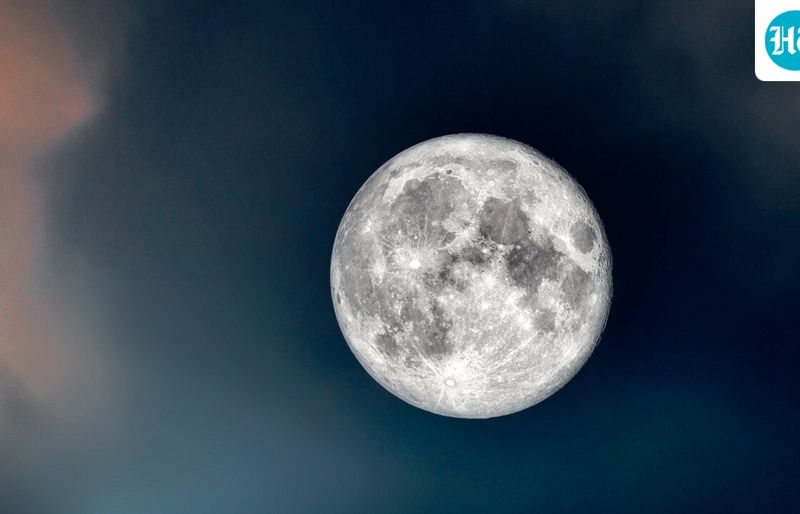 October's Hunter's Moon peaks at 12:11 a.m. EDT on October 26, Space.com reports