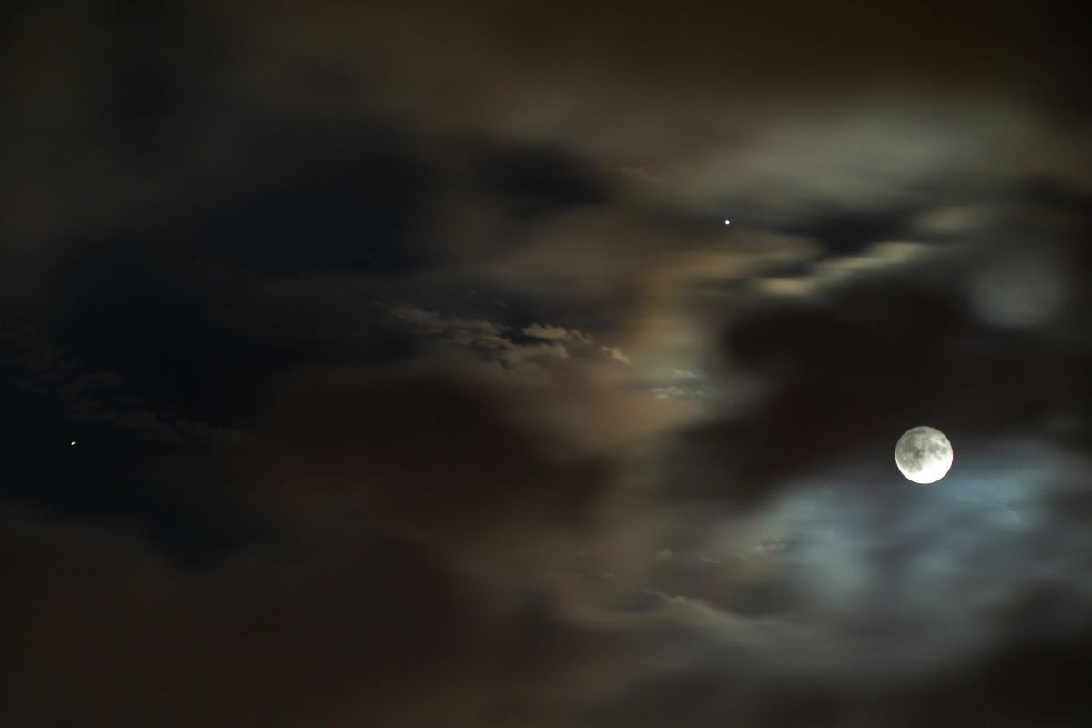 The moon and Saturn will appear close together in the sky on October 24-25