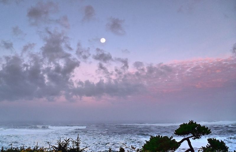 September's full Harvest Moon peaked Saturday and rose alongside Saturn