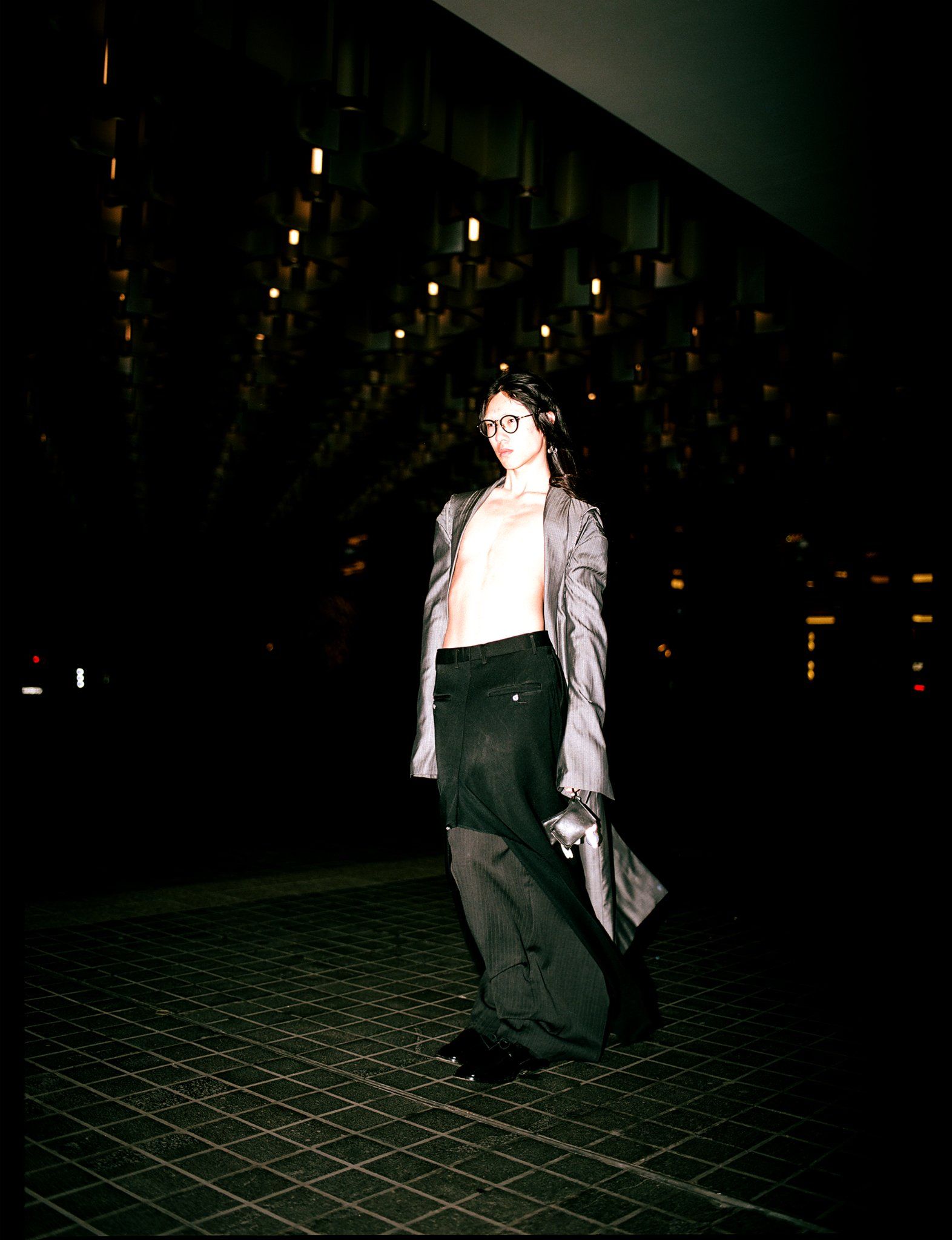 Dislocated shoulder long coat 