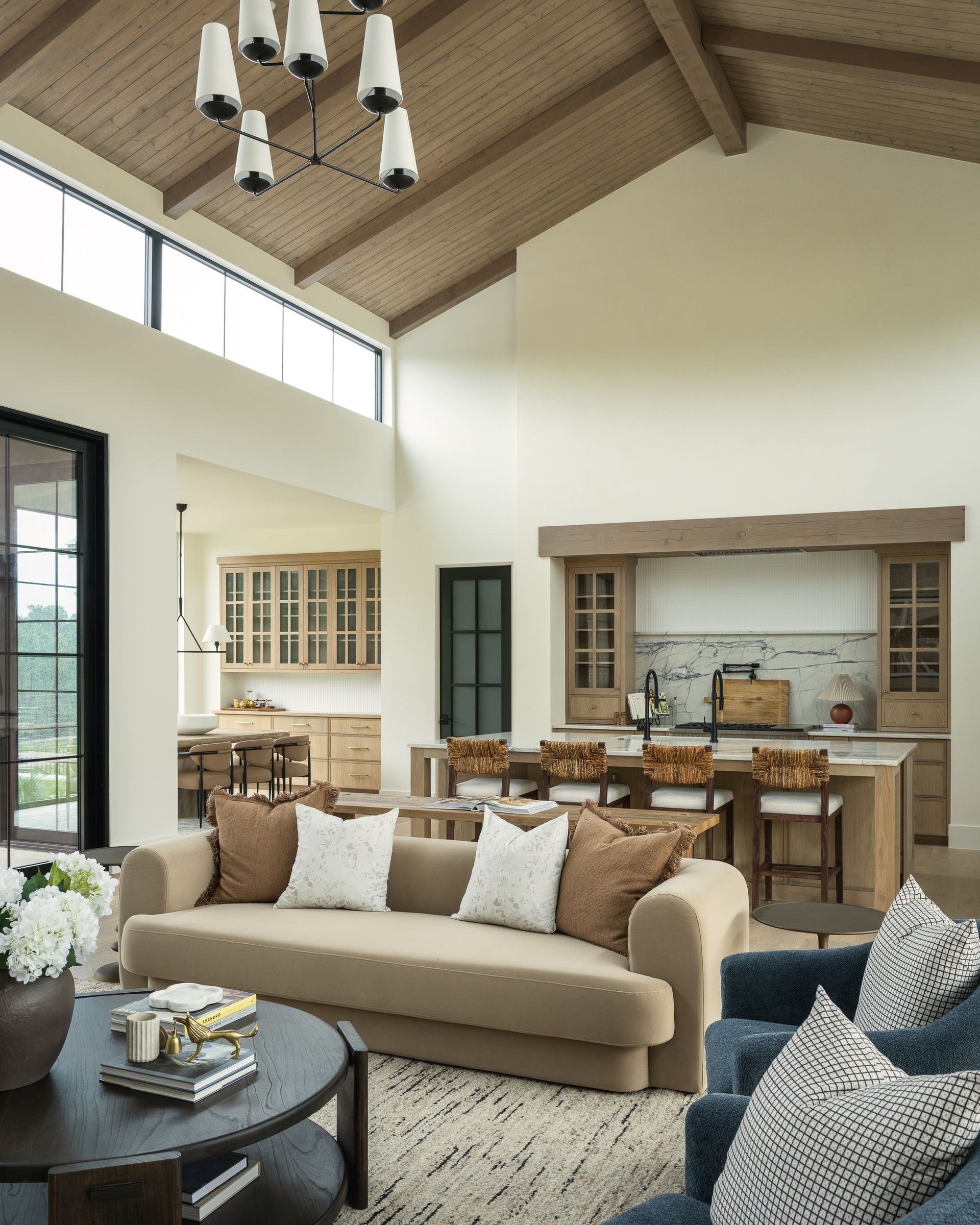 Elite-Austin-Home-Staging-Concierge-Funishing-Texas-Westgate-Loop-Living-8