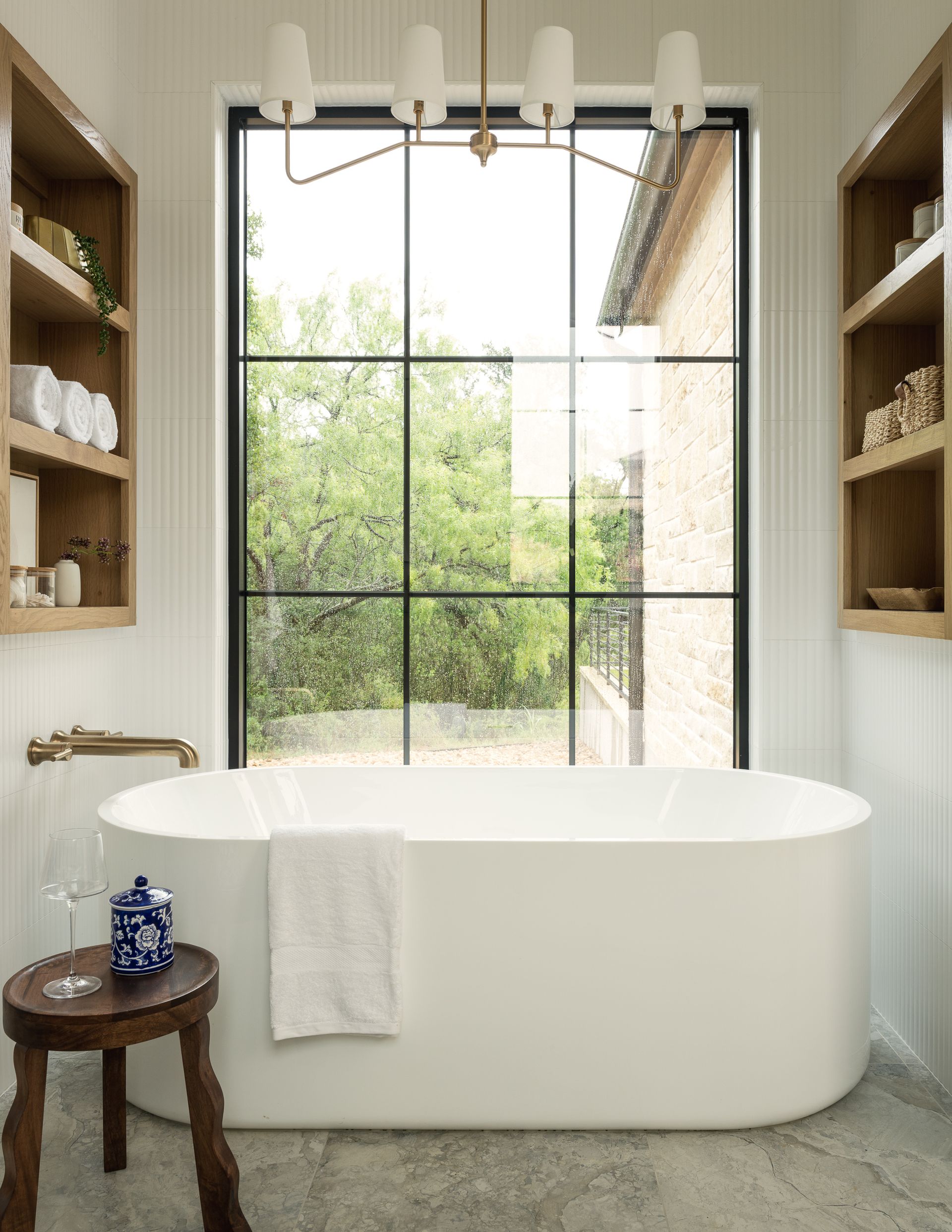 Elite-Austin-Home-Staging-Concierge-Funishing-Texas-Westgate-Loop-Bathroom-1