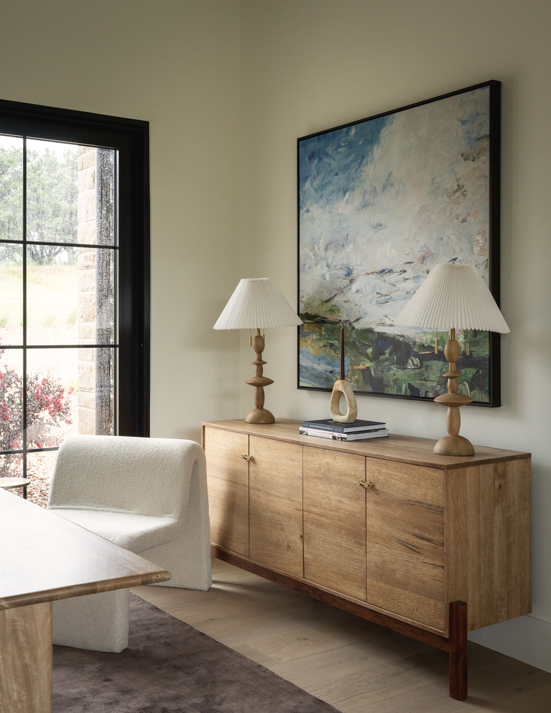 Elite-Austin-Home-Staging-Concierge-Funishing-Texas-Westgate-Loop-Study-2