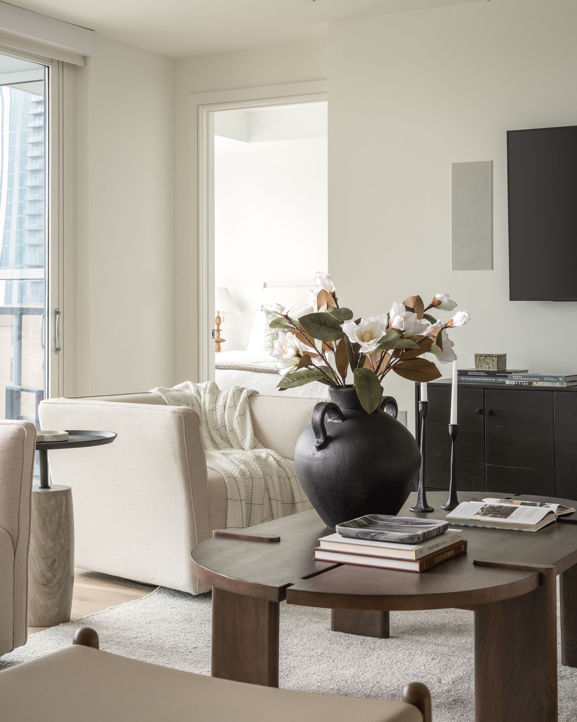 Elite-Austin-Home-Staging-Concierge-Furnishing-Texas-Four-Seasons-Image-12