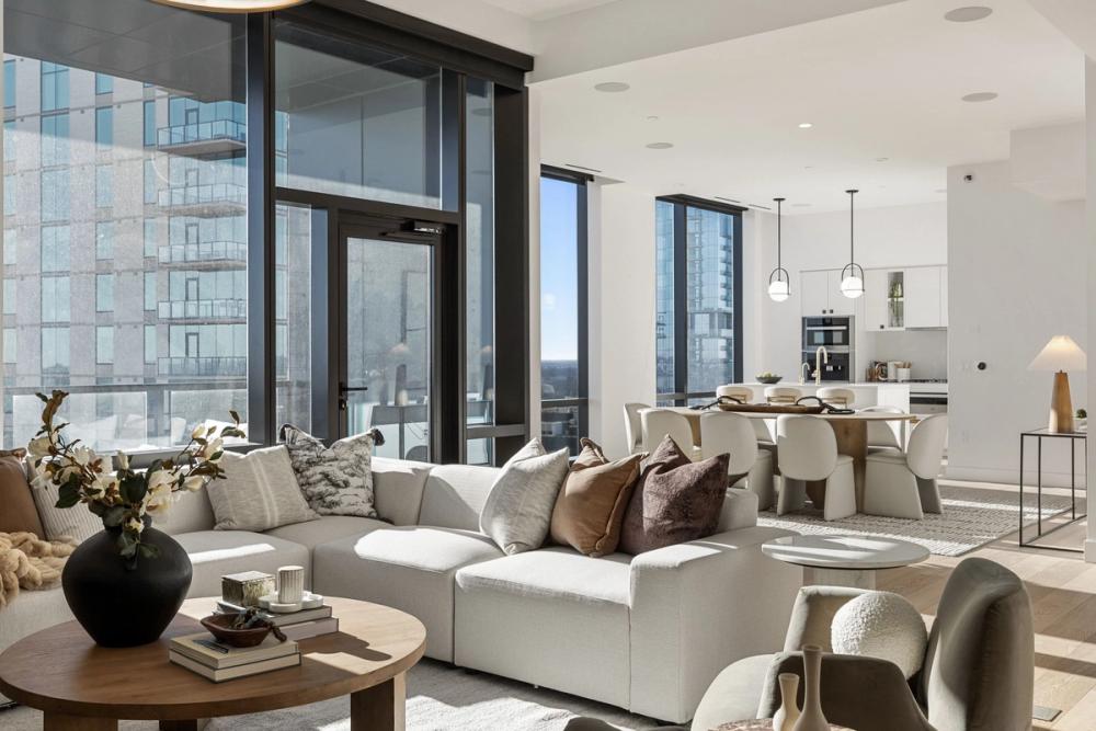 Elite-Austin-Home-Staging-Concierge-Funishing-Texas-70-Rainey-Street-Condo