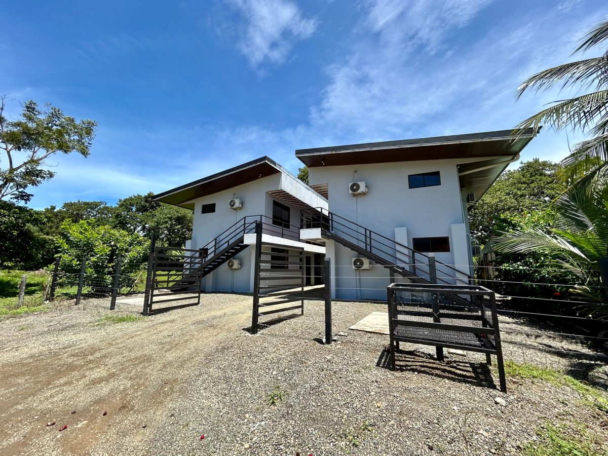 8-Unit Apartment in Bahía, Walking distance to the Beach