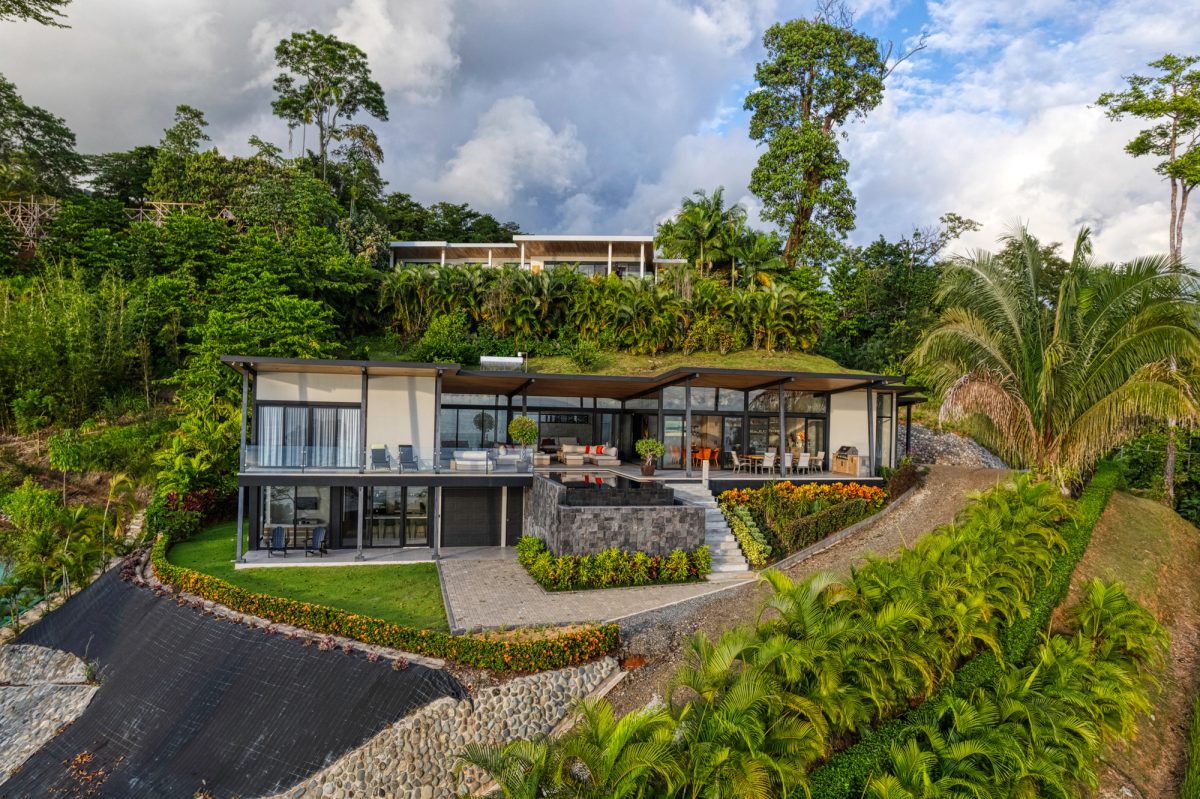 Hermosa Retreat Villa in the Heart of Costa Rica