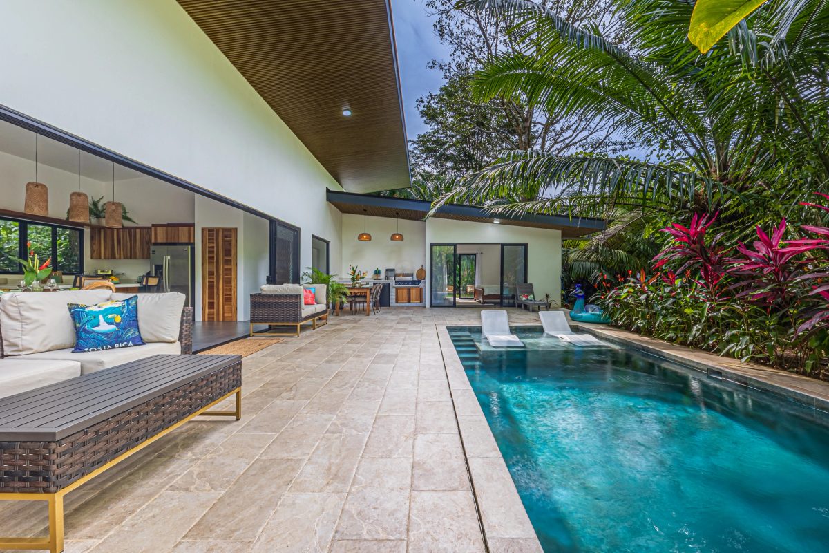 CASA PALMA VERDE – 3 Bedroom & 3 Bathroom Home with Bathtub and Big Pool – 0,24 ACRES