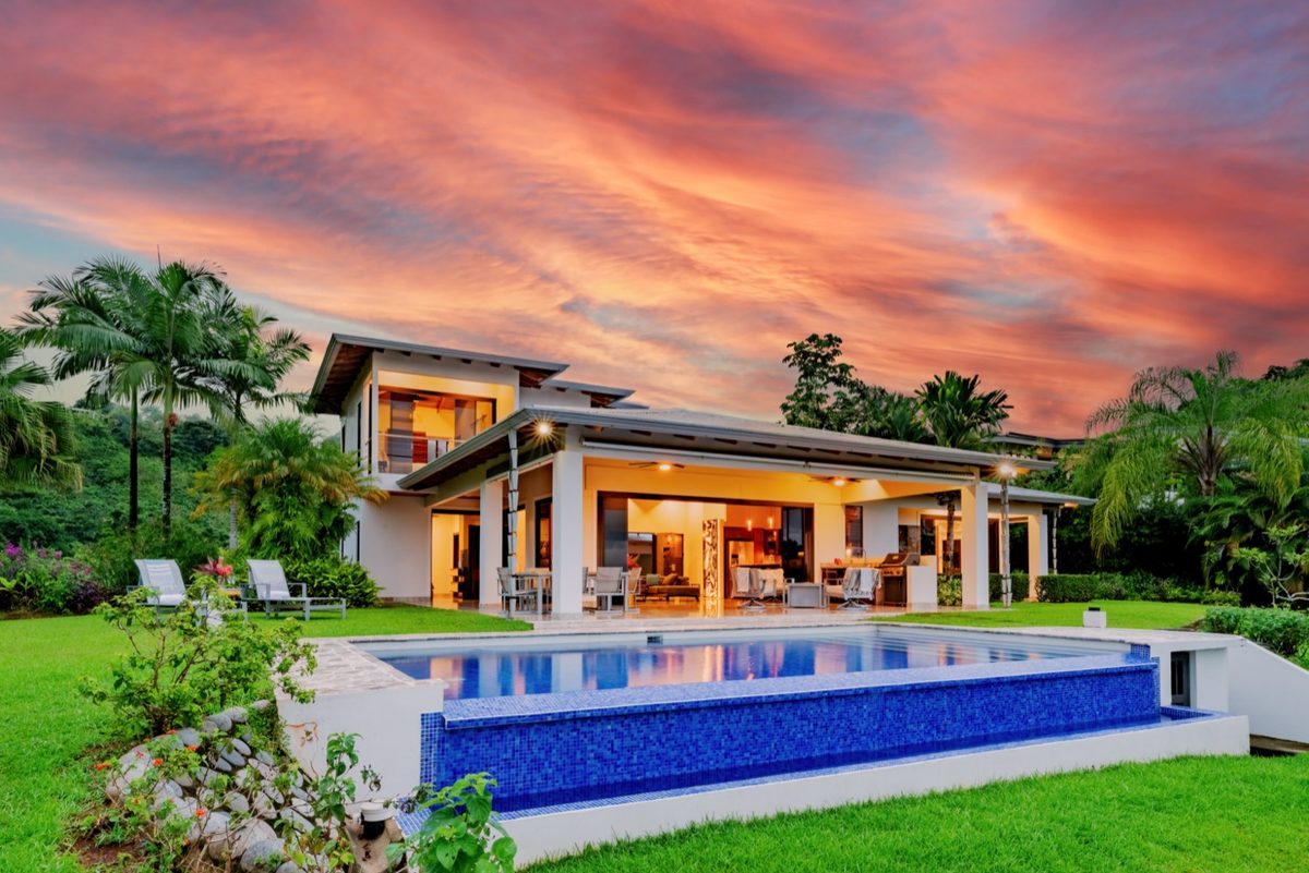 Luxury Coastal Living in Ojochal with Panoramic Ocean Views