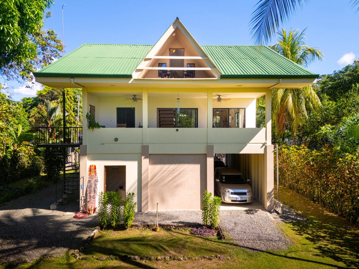 Casa Brisa de La Playa, 2 Bedroom Home Just Steps From the Beach!