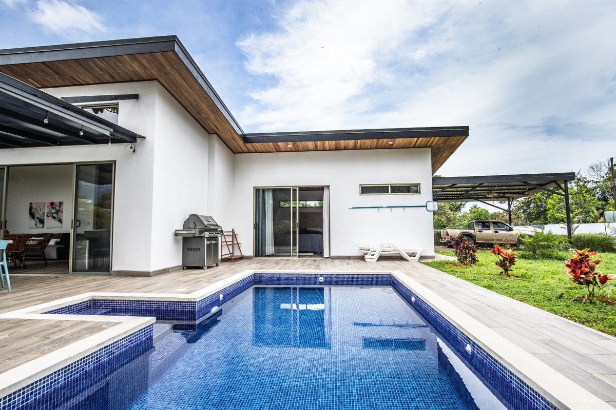 Mountain View 3 Bedroom Home in Toucan Gated Community