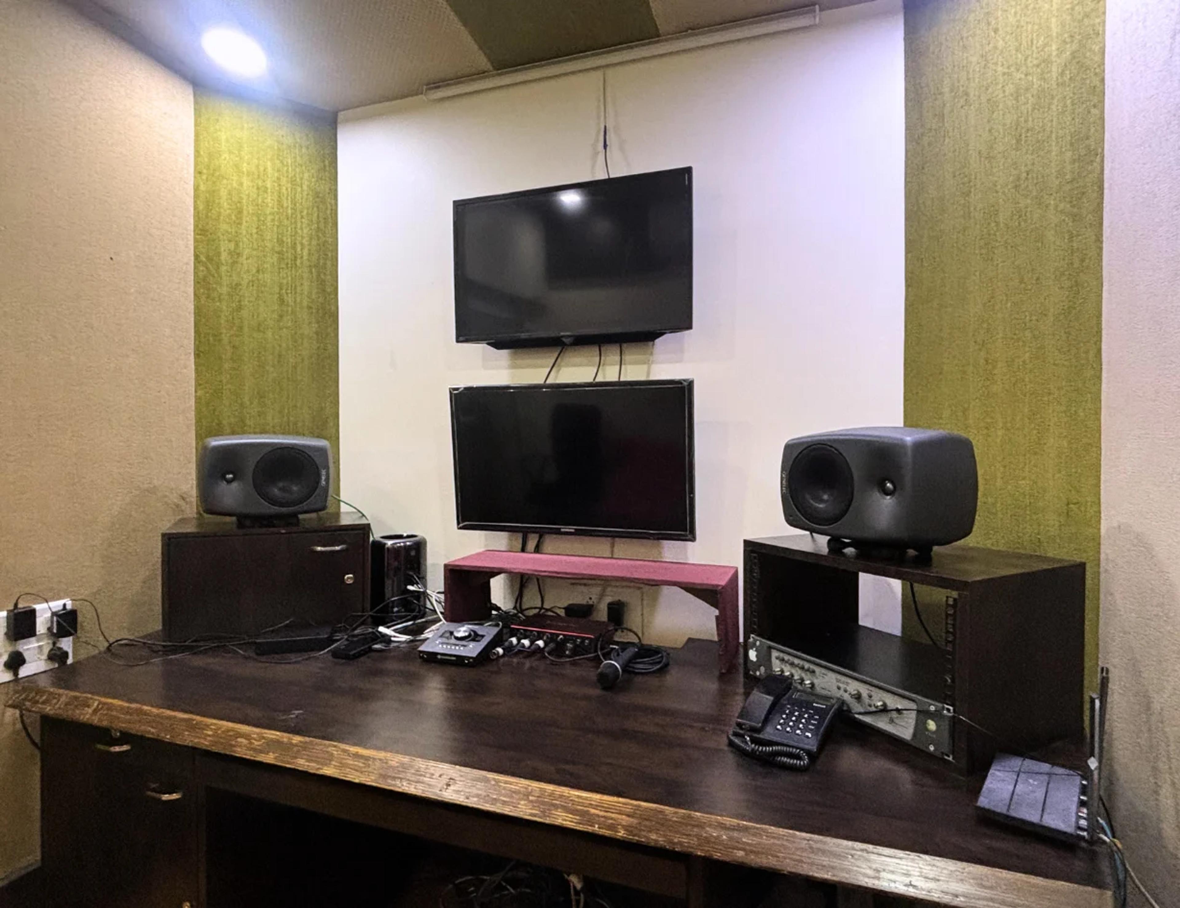 Studio D