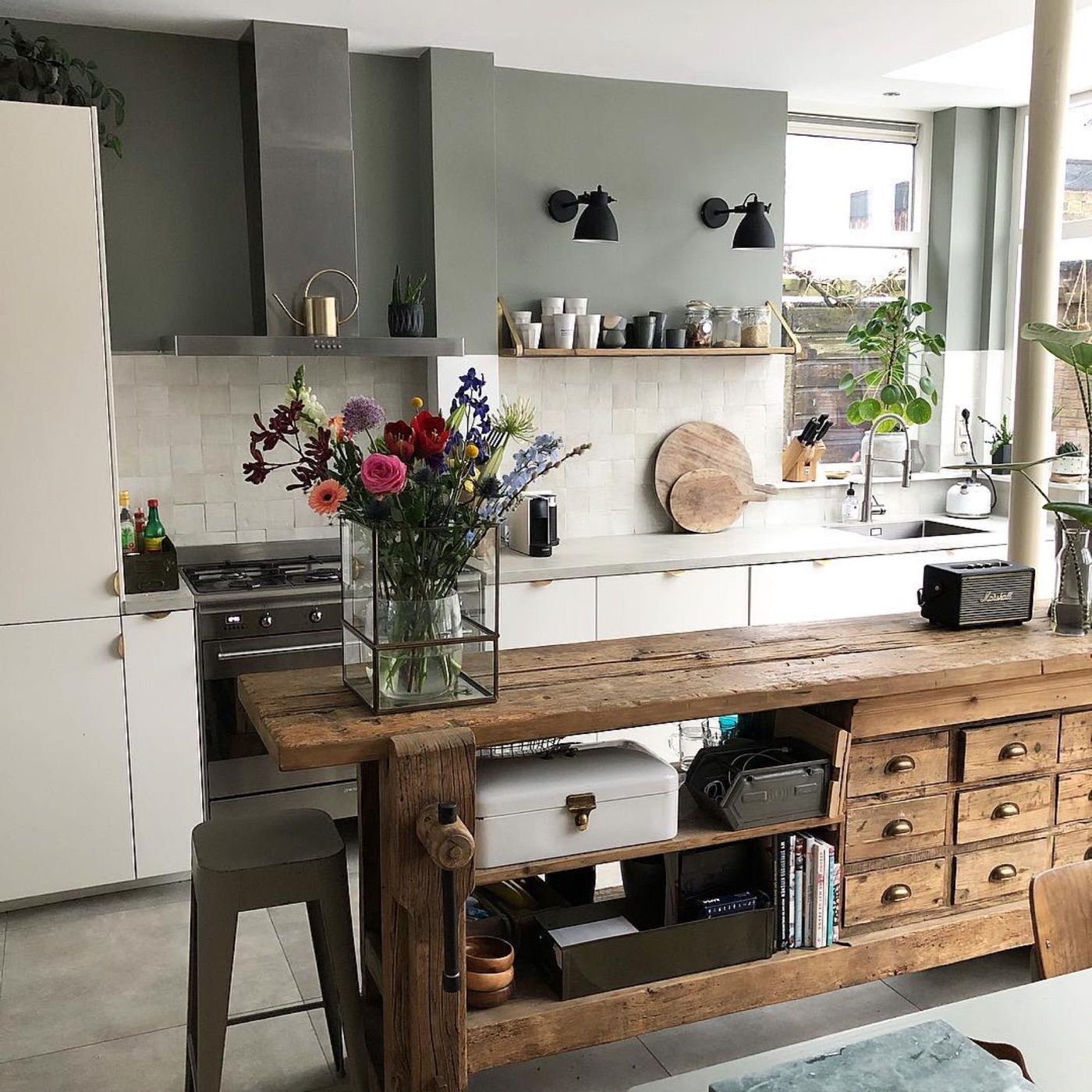 Interieur met aandacht voor textuur en kleurbalans — styling op maat in Haarlem