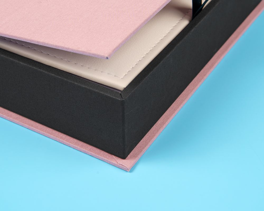 Maßgefertigte Aufbewahrungsbox Ecke