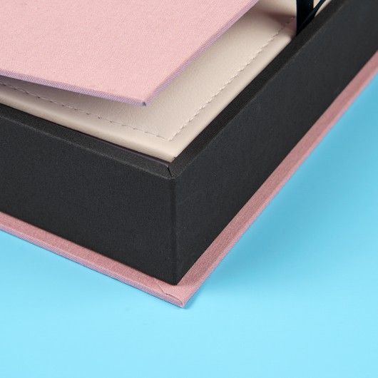 Maßgefertigte Aufbewahrungsbox Ecke